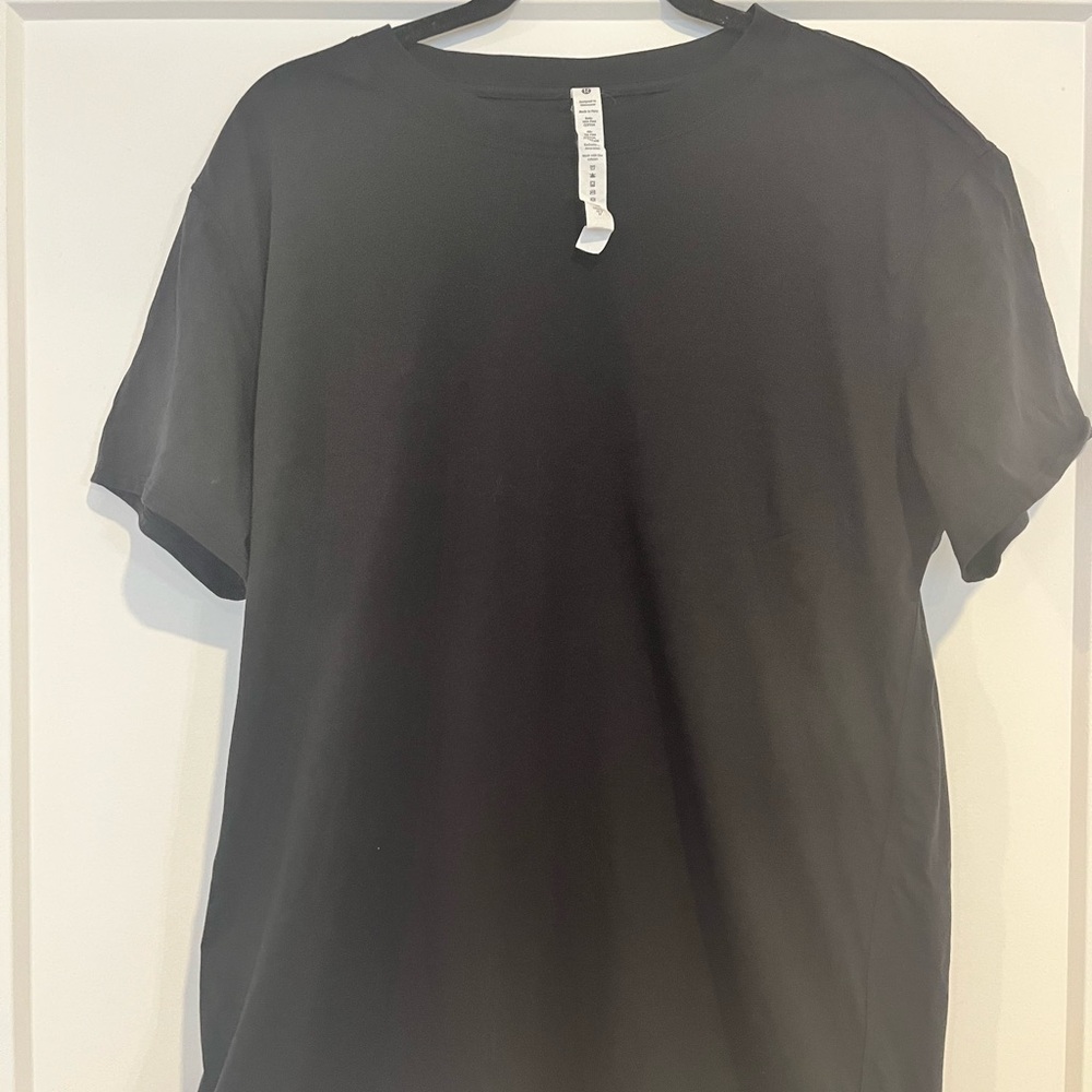 Lululemon Athletica Black Short Sleeve T-Shirt - Picture 4 of 6